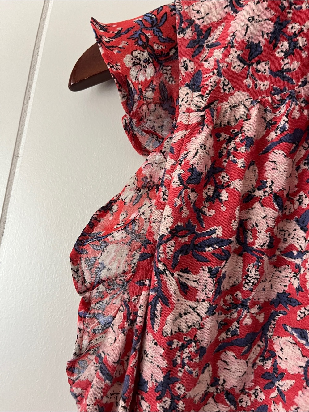 LOFT Red Floral V-Neck Ruffle Sleeve Tank - Picture 4 of 9